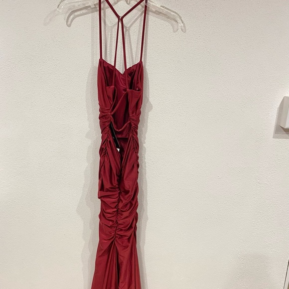 La Femme Shiny Jersey Trumpet Gown - Picture 5 of 6